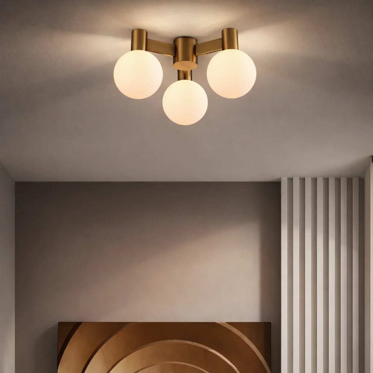 Plafondlamp Clara – Opaal Glas – Brushed Gold – Ø40 cm – 3 Lichtpunten